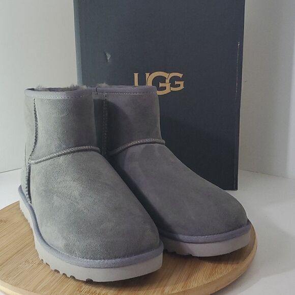 UGG Classic Mini Boots Grey Suede Sheepskin Wool Men US 9 NIB - Picture 2 of 13